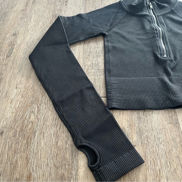 Sweater - Picture 2 of 4